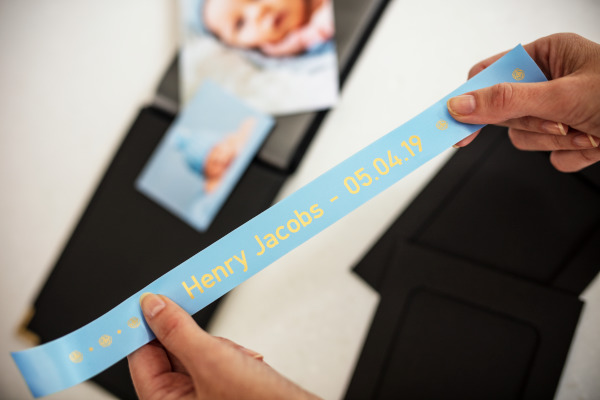 PTOUCH Band hellblau/gold TZE-RL54 Tze Geräte 24mm – Bild 4